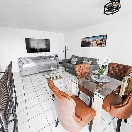 Bayfront Apartment Breathtaking Views- One Bedroom W Balcony- Living Room -Free Parking Маямі-Біч Екстер'єр фото