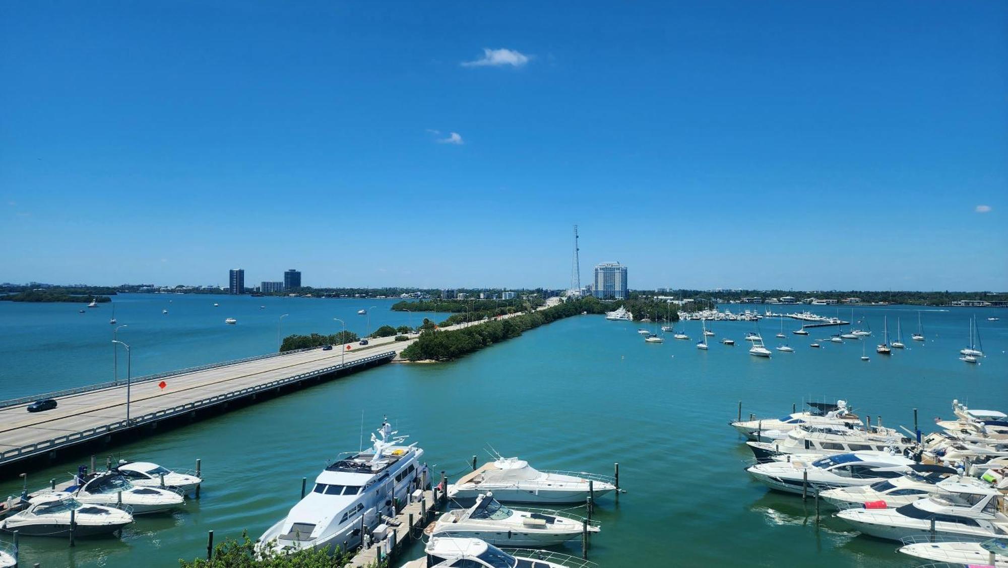 Bayfront Apartment Breathtaking Views- One Bedroom W Balcony- Living Room -Free Parking Маямі-Біч Екстер'єр фото