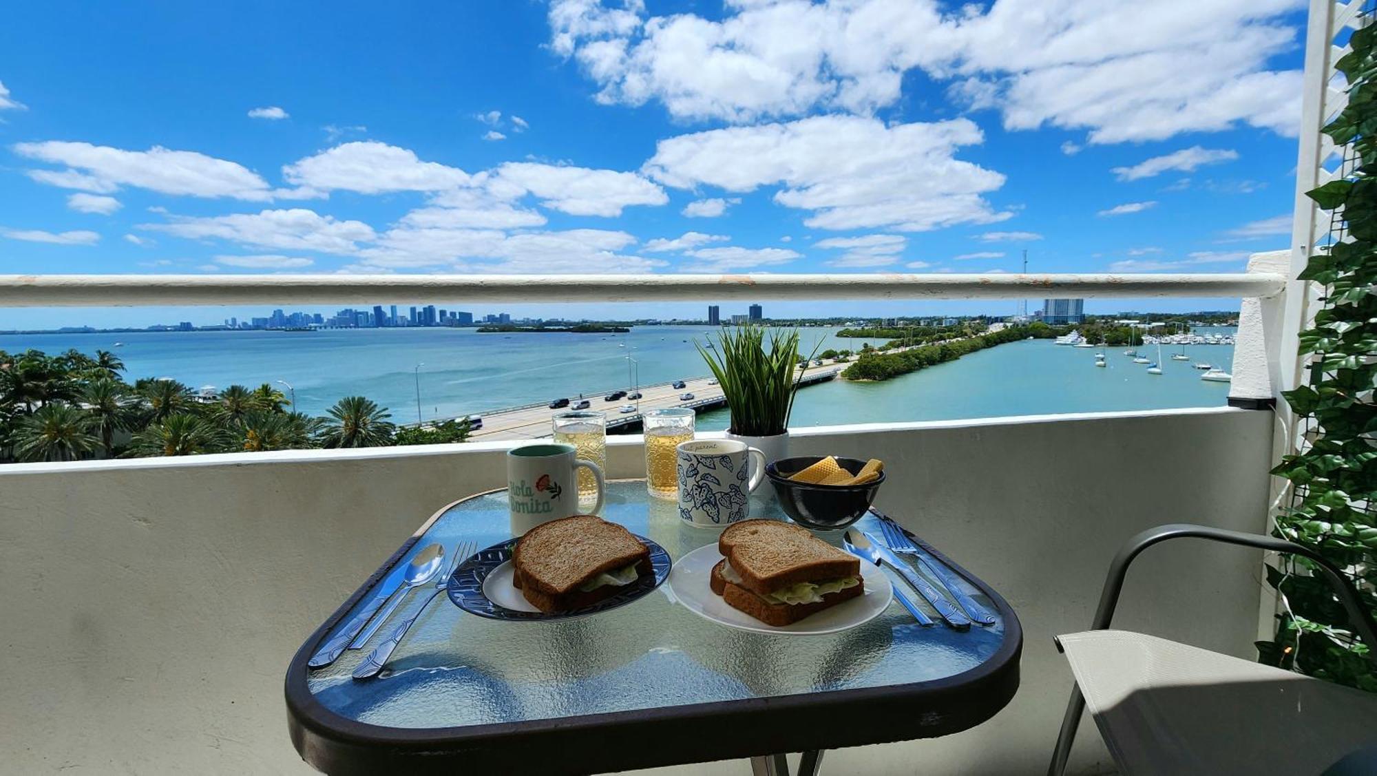 Bayfront Apartment Breathtaking Views- One Bedroom W Balcony- Living Room -Free Parking Маямі-Біч Екстер'єр фото