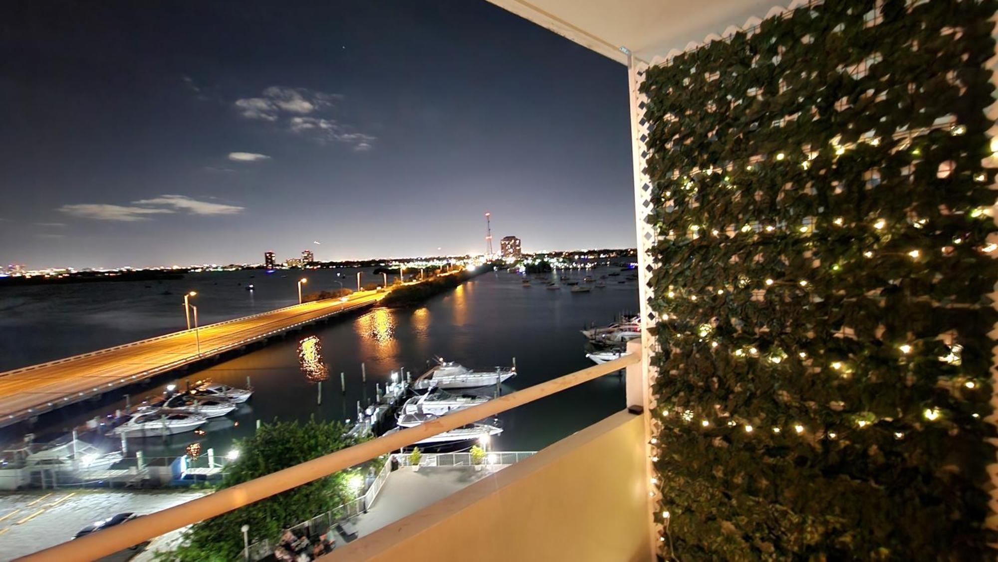 Bayfront Apartment Breathtaking Views- One Bedroom W Balcony- Living Room -Free Parking Маямі-Біч Екстер'єр фото