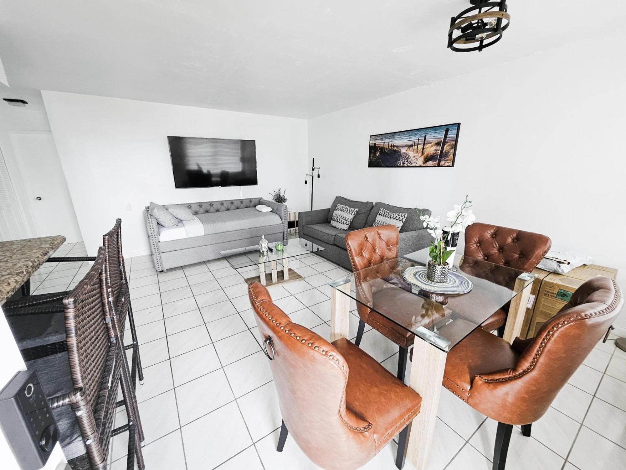 Bayfront Apartment Breathtaking Views- One Bedroom W Balcony- Living Room -Free Parking Маямі-Біч Екстер'єр фото